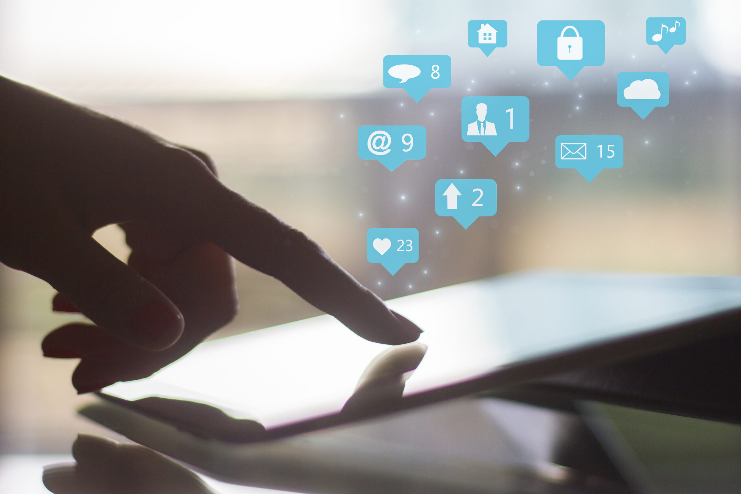 소셜 미디어의 10가지 이점은 무엇입니까