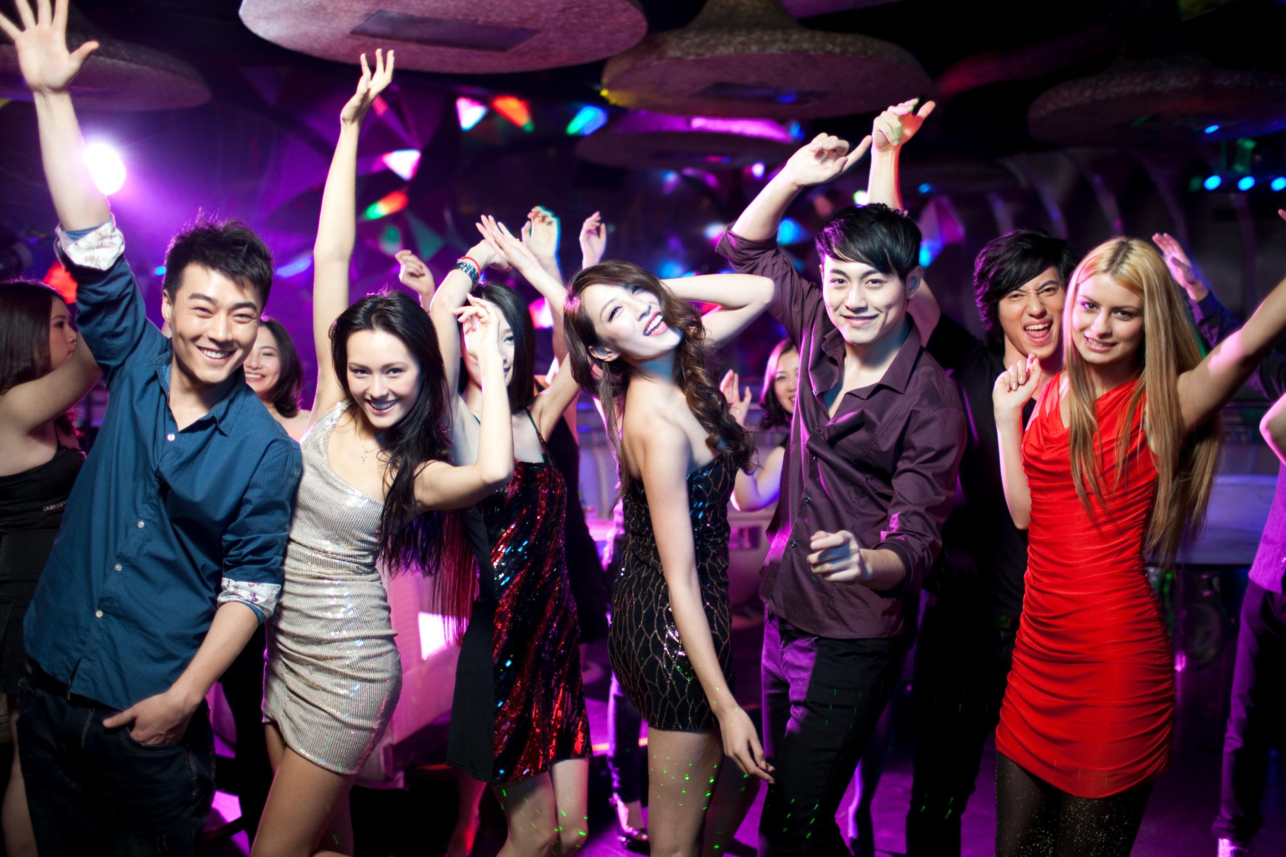 클럽은 얼마나 시끄러워요