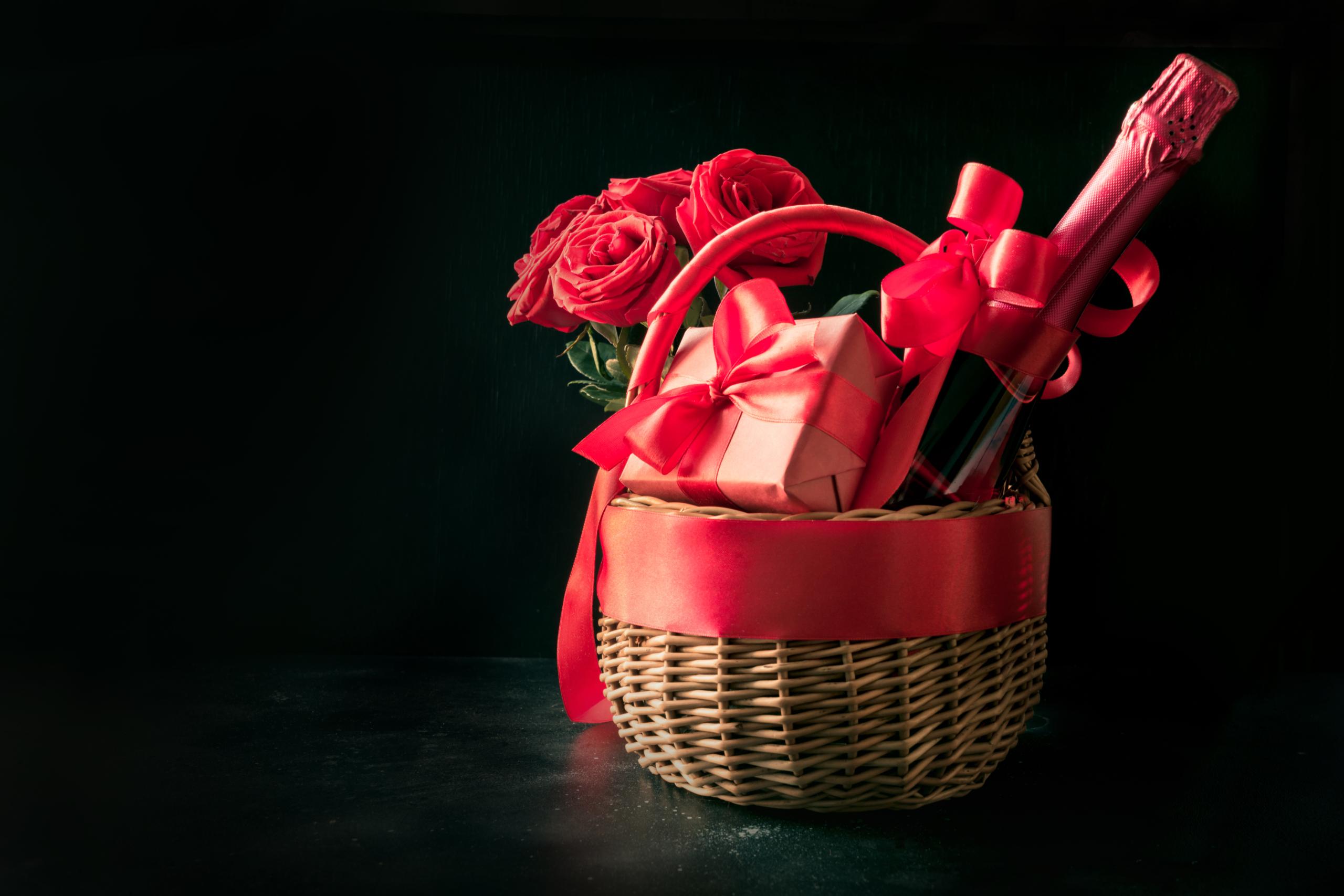 Choosing Gift Hampers Online For Congratulations Gifts